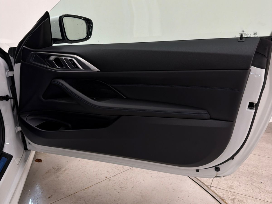 2025 BMW 4 Series - image 22