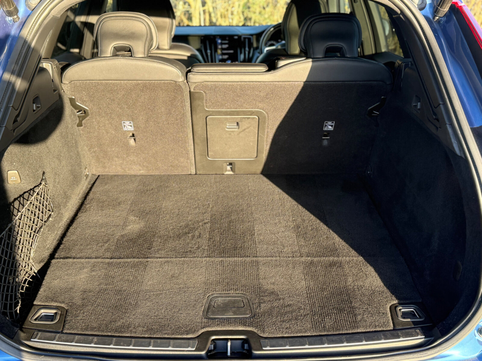 2021 Volvo XC60 - image 23