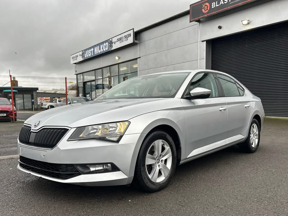 2019 Skoda Superb Manual 5 door hatchback 2.0l diesel engine €8,750