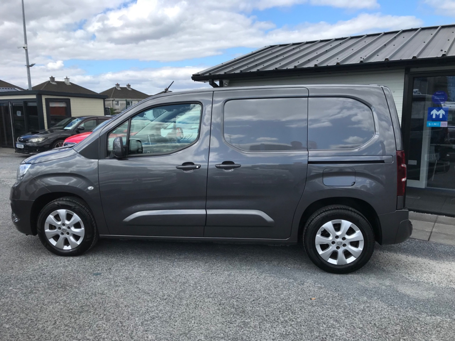 2019 Vauxhall Combo - image 22