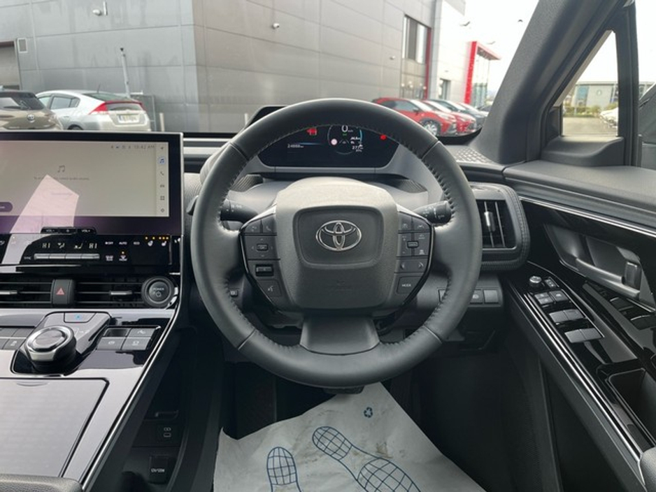 2024 Toyota bZ4X - image 10