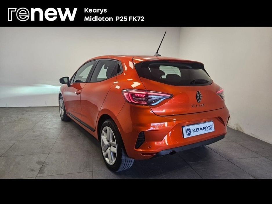 2025 Renault Clio - image 3