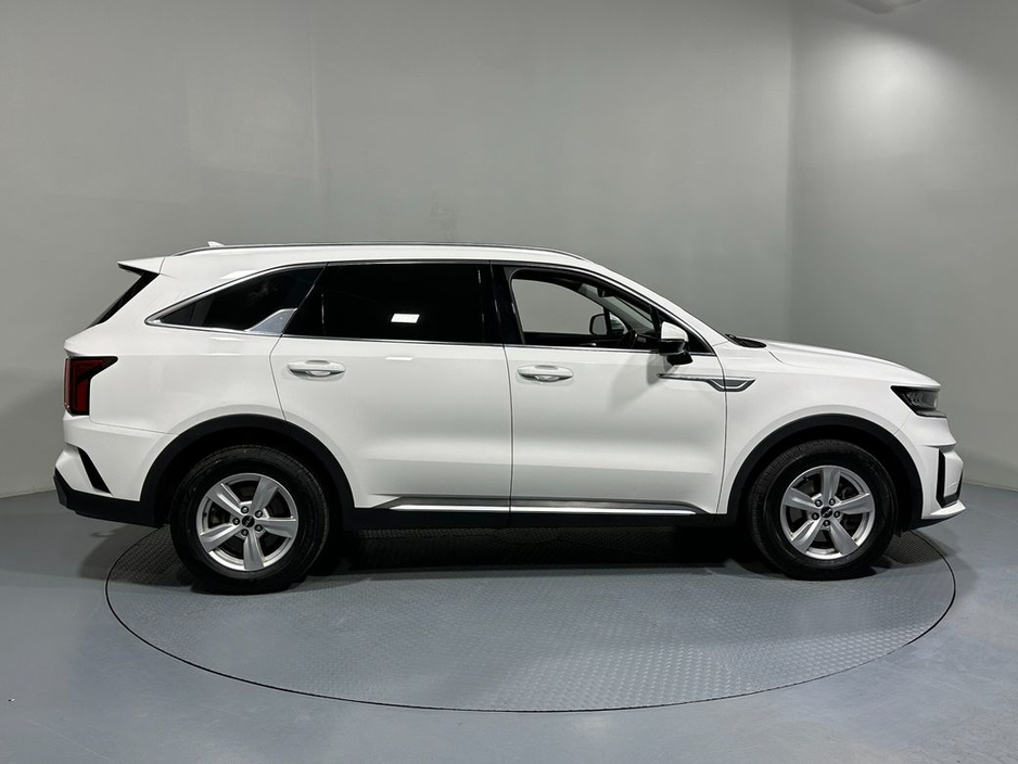 2022 Kia Sorento - image 8