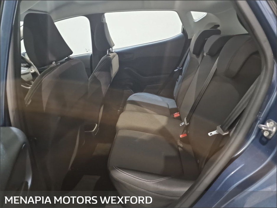 2022 Ford Fiesta - image 12