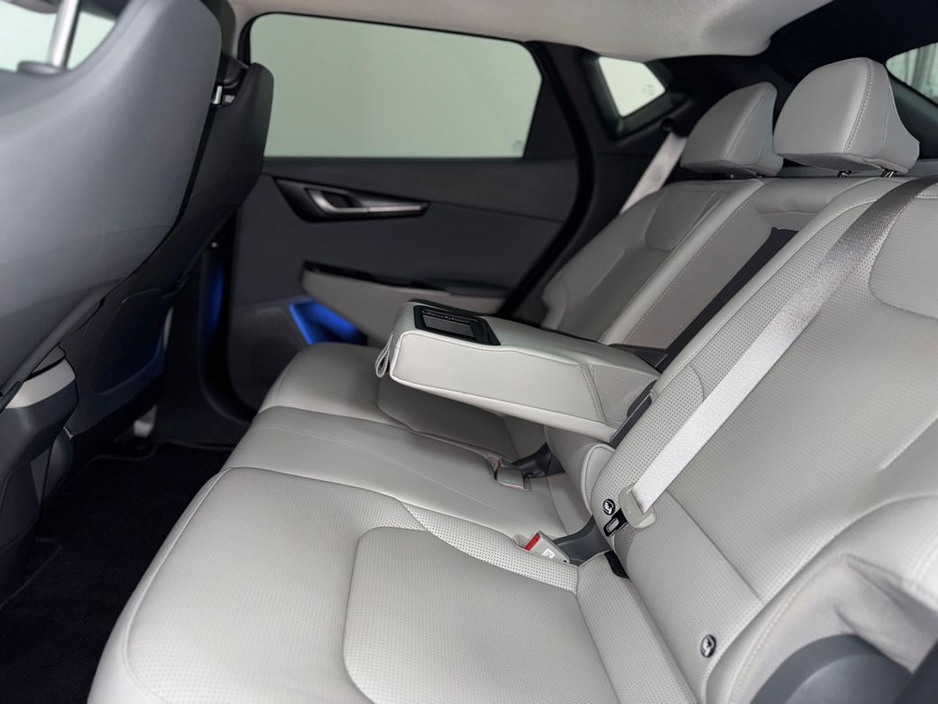 2025 Kia EV6 - image 4