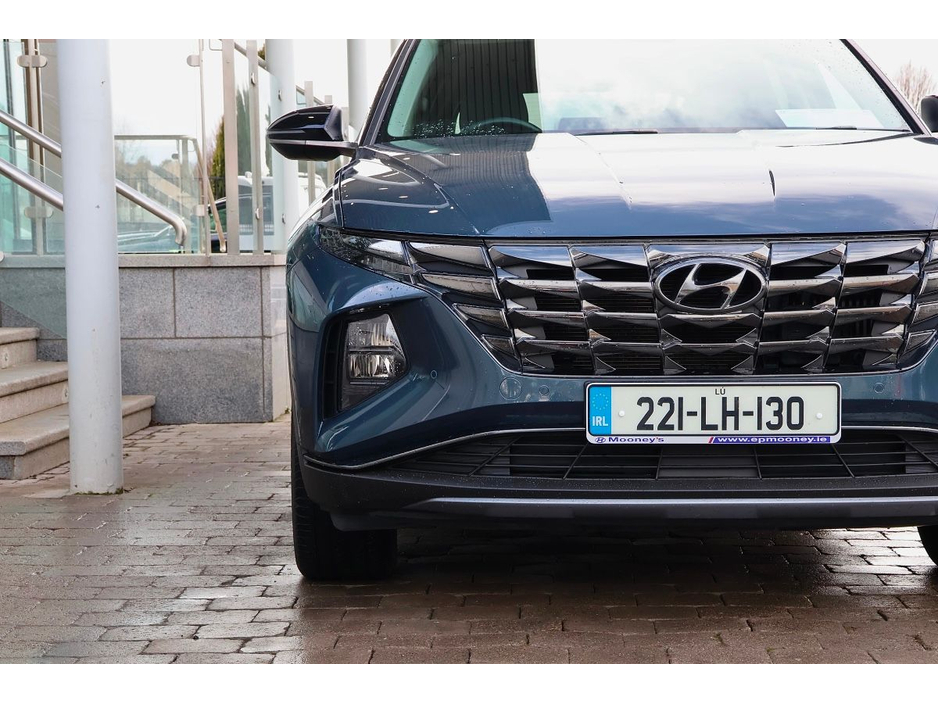 2022 Hyundai Tucson - image 3