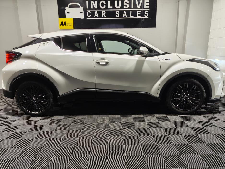 2022 Toyota C-HR - image 10