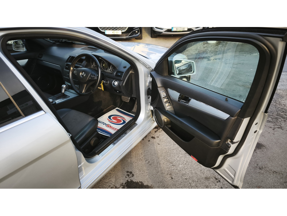 2010 Mercedes-Benz C Class - image 7