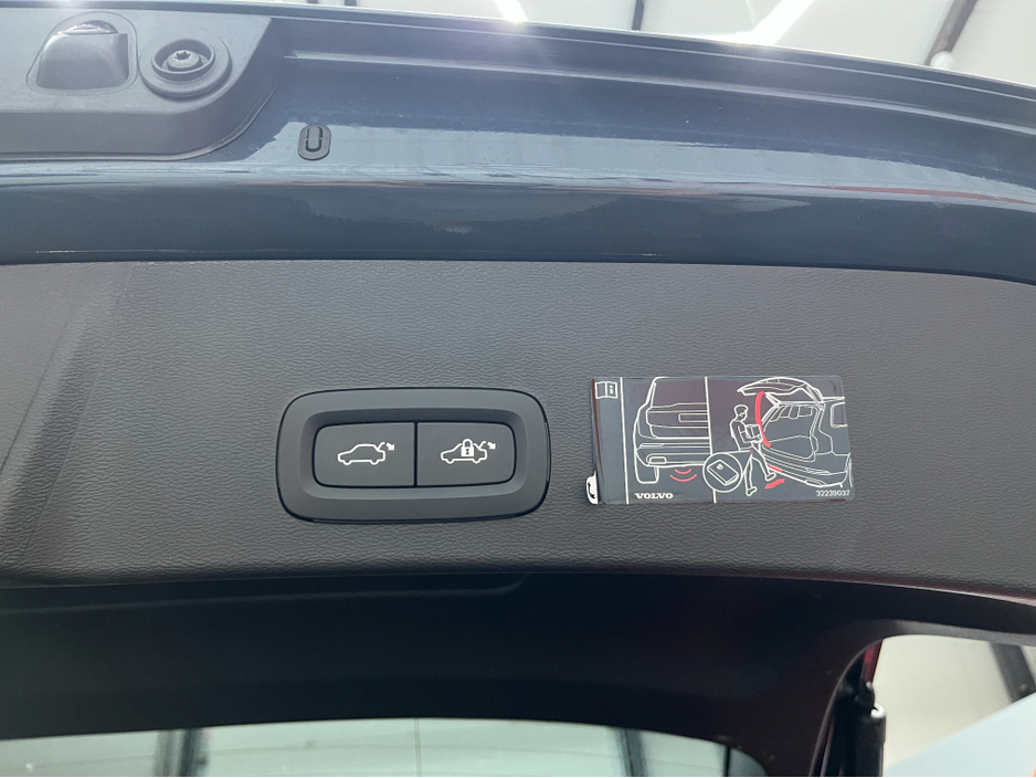 2022 Volvo XC40 2022 VOLVO XC40 RECHARGE PLUG-IN HYBRID T5 INS 1.5 AUTOMATIC / CRUISE CONTROL / 360° PARKING CAMERA / ELECTRIC MEMORY HEATED FRONT & REAR SEATS / PANORAMIC SUNROOF €36,950