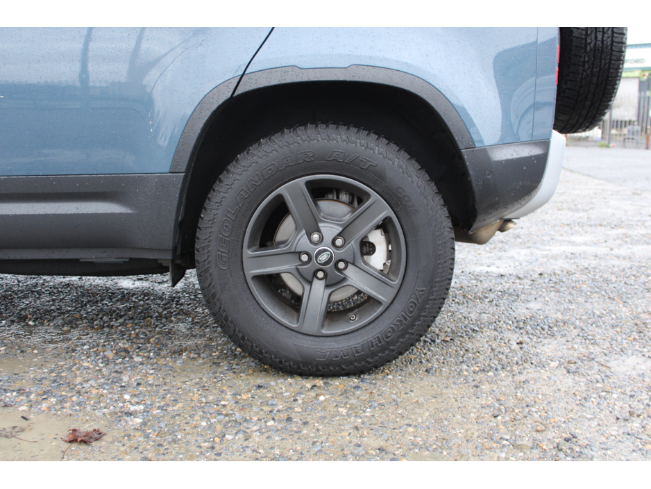 2020 Land Rover Defender - image 11