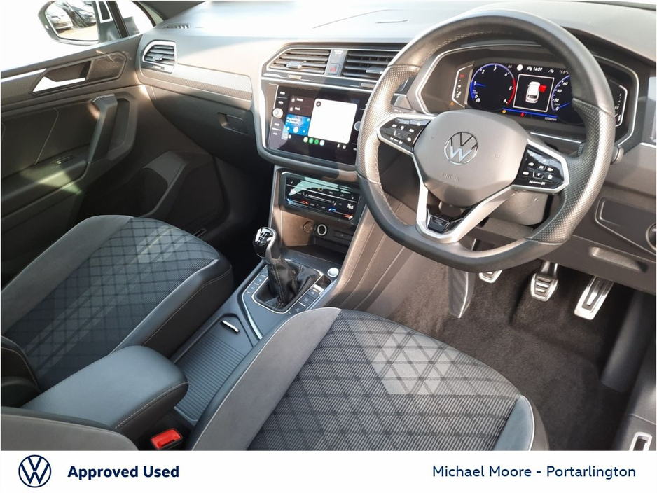 2023 Volkswagen Tiguan - image 8