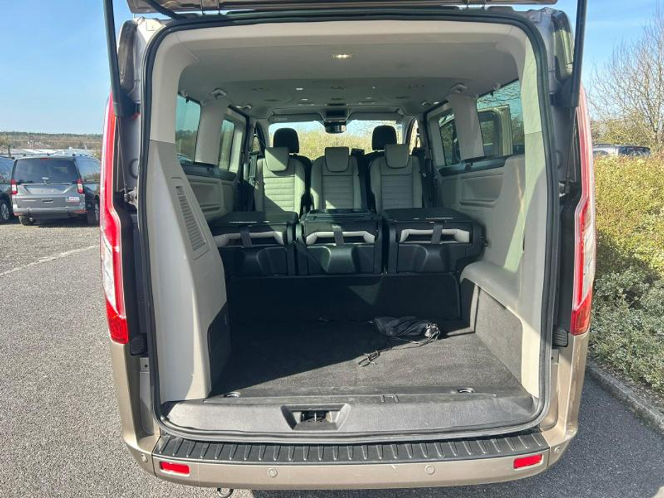 2022 Ford Tourneo Custom - image 8