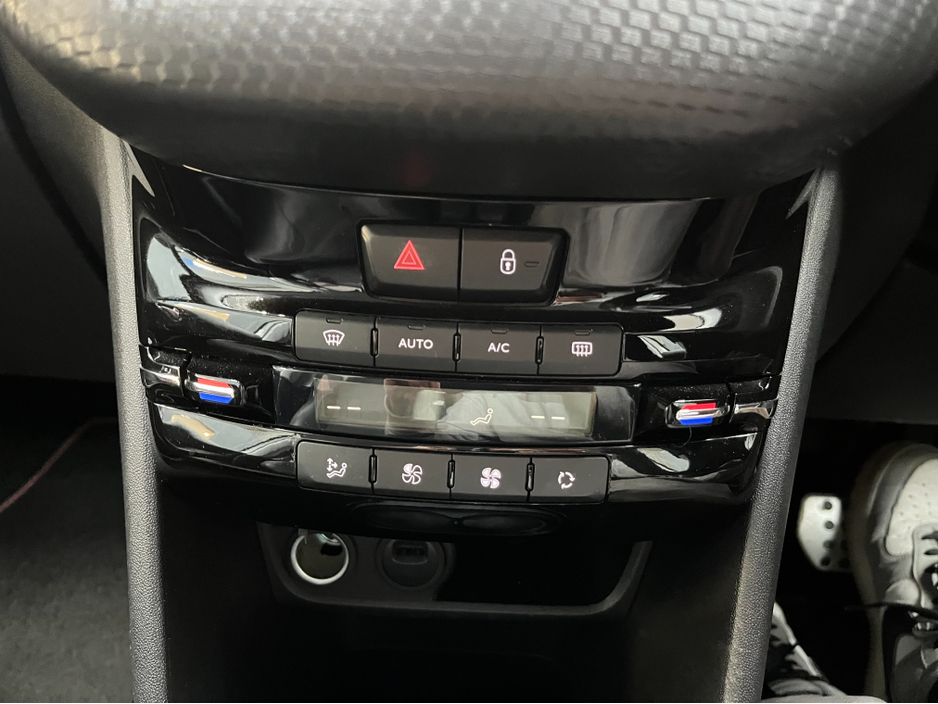 2019 Peugeot 2008 - image 21