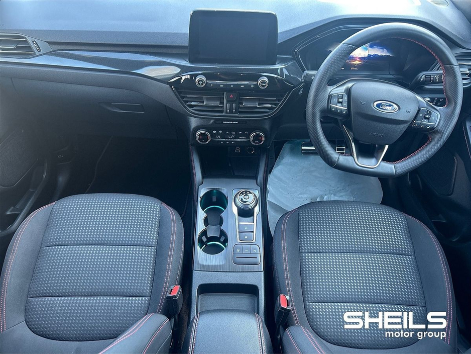 2023 Ford Kuga - image 3