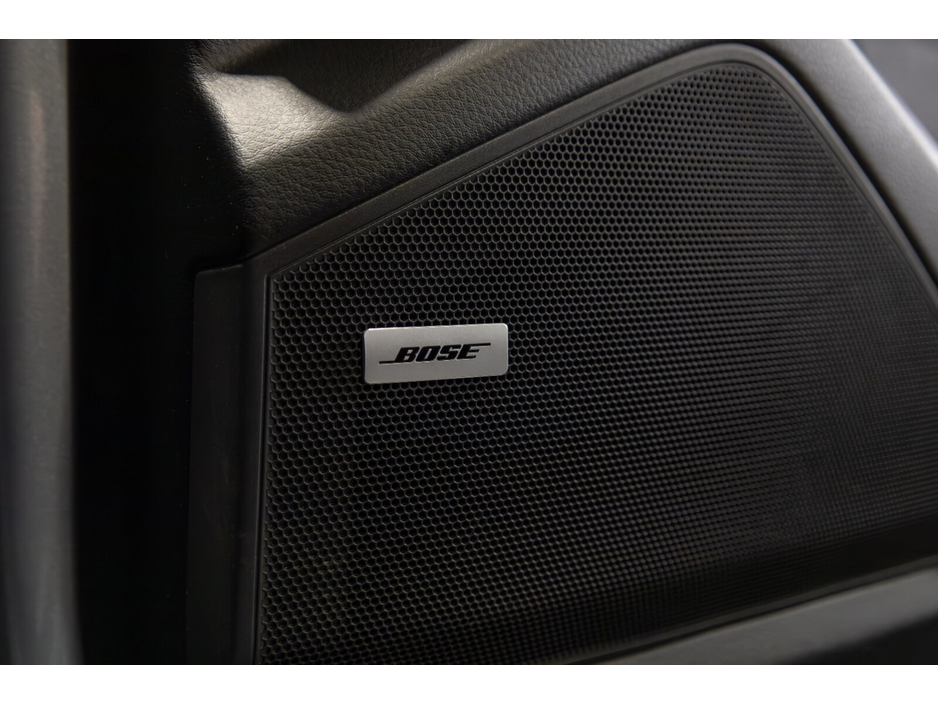 2020 Porsche Cayenne - image 18