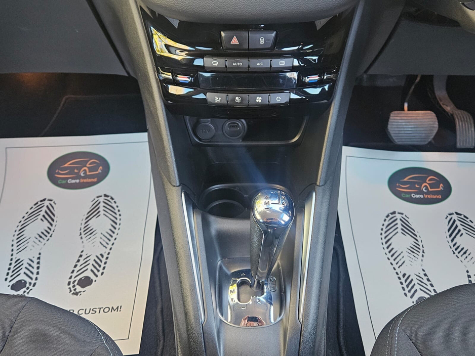2015 Peugeot 208 - image 19