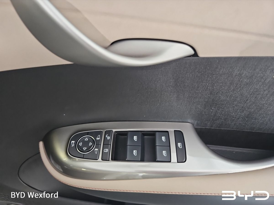 2024 BYD Dolphin - image 27