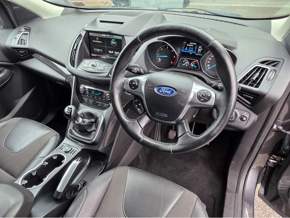 2016 Ford Kuga - image 14