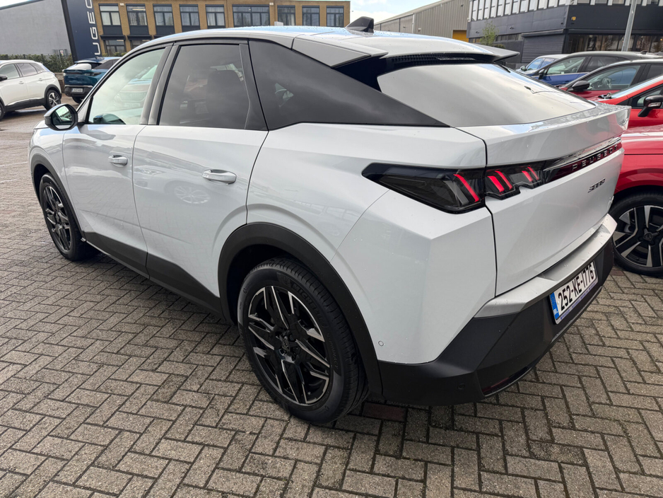 2025 Peugeot 3008 - image 7
