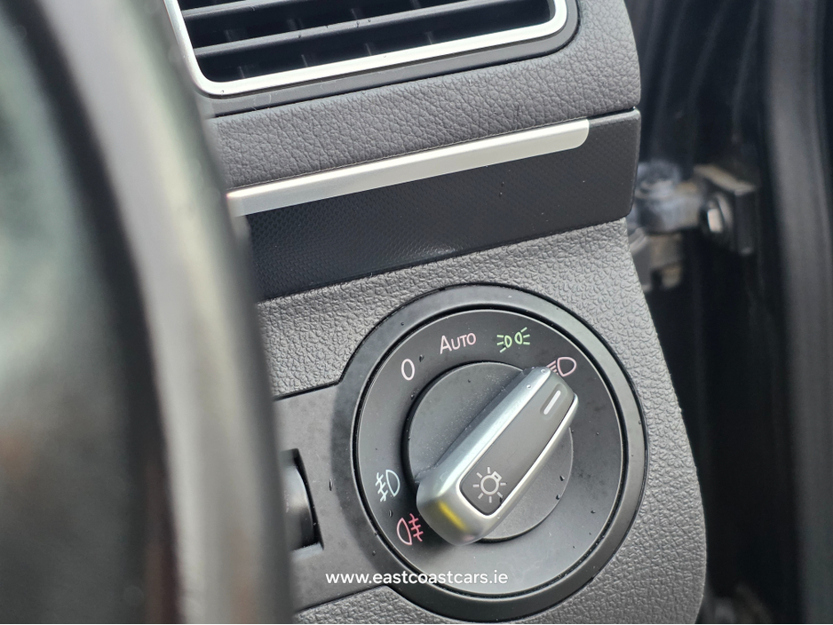 2012 Volkswagen Touran 7 SEATER * HIGHLINE ALCANTARA SEATS * REVERSING CAMERA * SIMI DEALER - SPECIALISING IN IMPORTS OF JAP AUTOMATIC HI SPEC BLUEMOTION // LARGE TOUCH SCREEN // €10,500