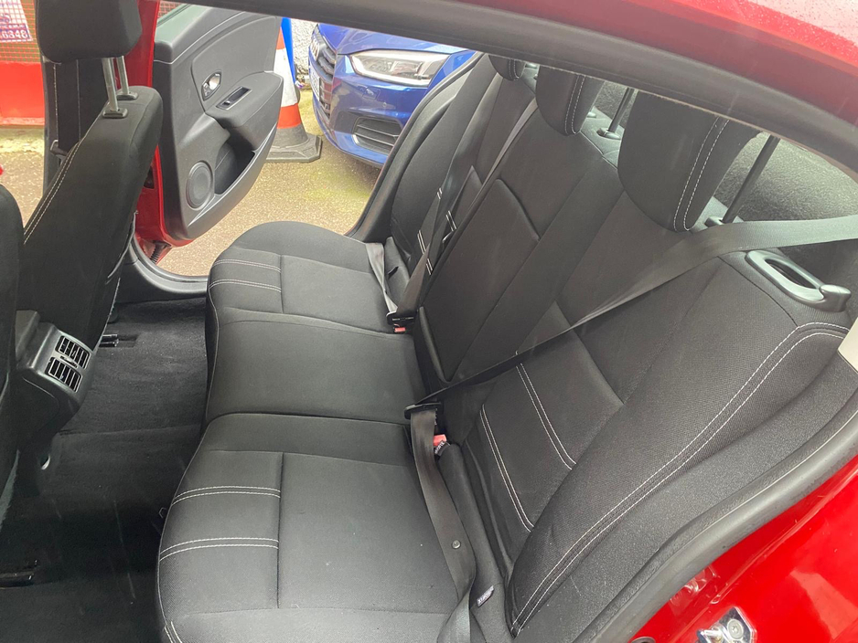 2015 Renault Fluence - image 13