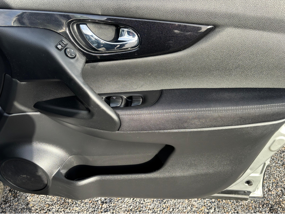 2015 Nissan Qashqai - image 10