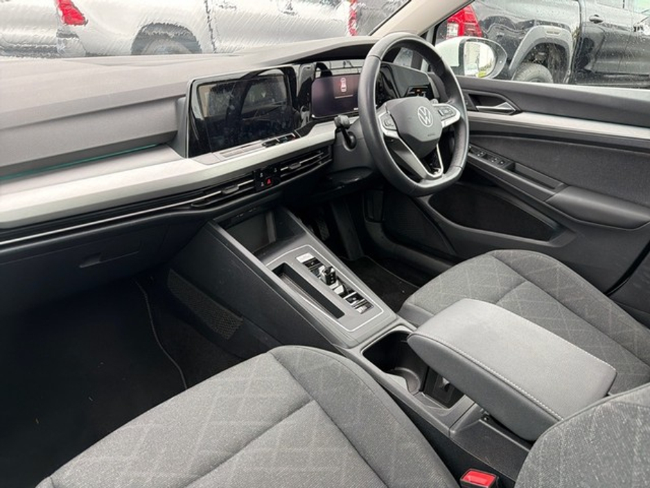 2024 Volkswagen Golf - image 8
