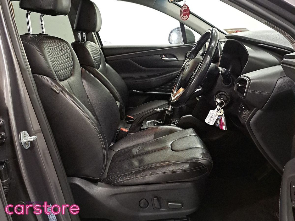 2019 Hyundai Santa Fe - image 12