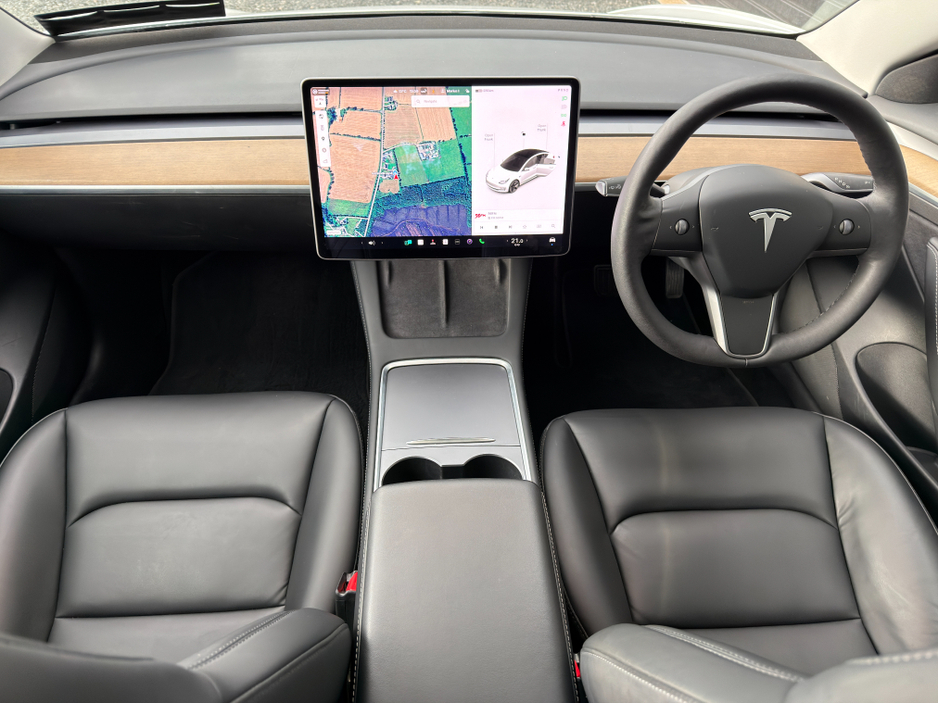 2022 Tesla Model 3 - image 5