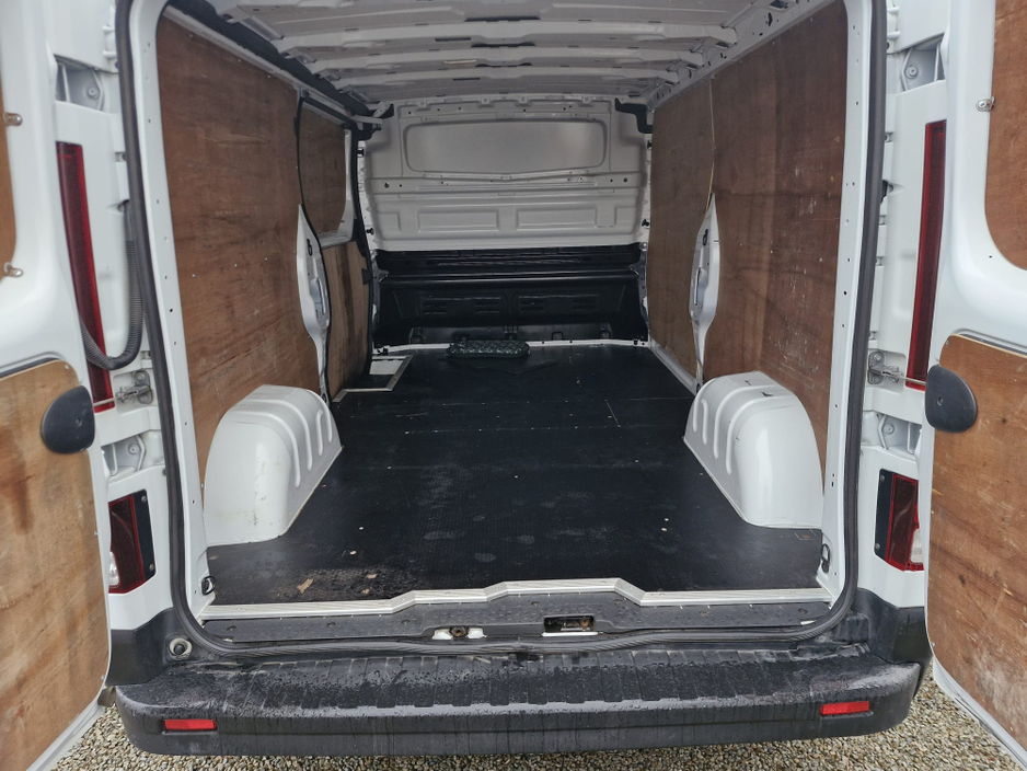 2023 Renault Trafic RED VAN FWD 130 3T1 E6 L2H1 3DR €18,450