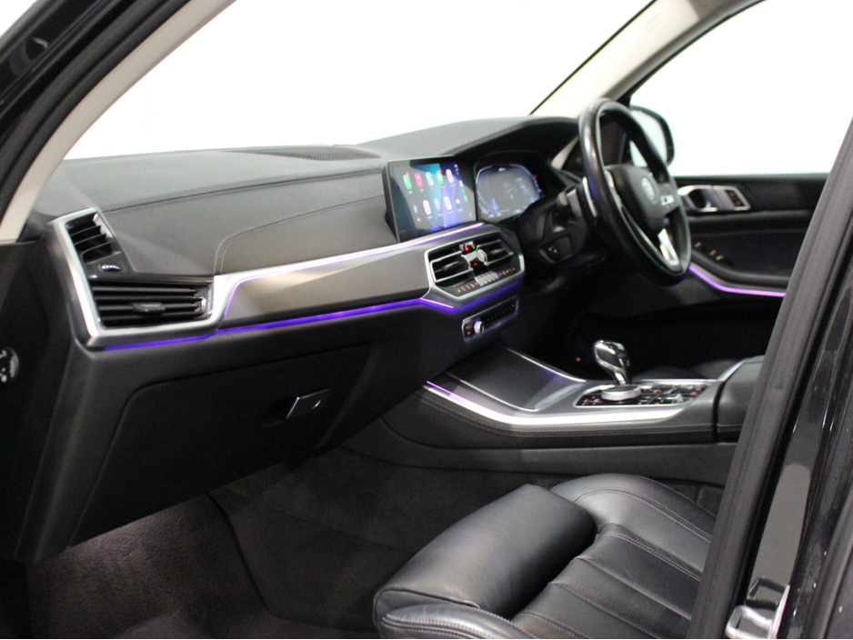 2020 BMW X5 - image 29