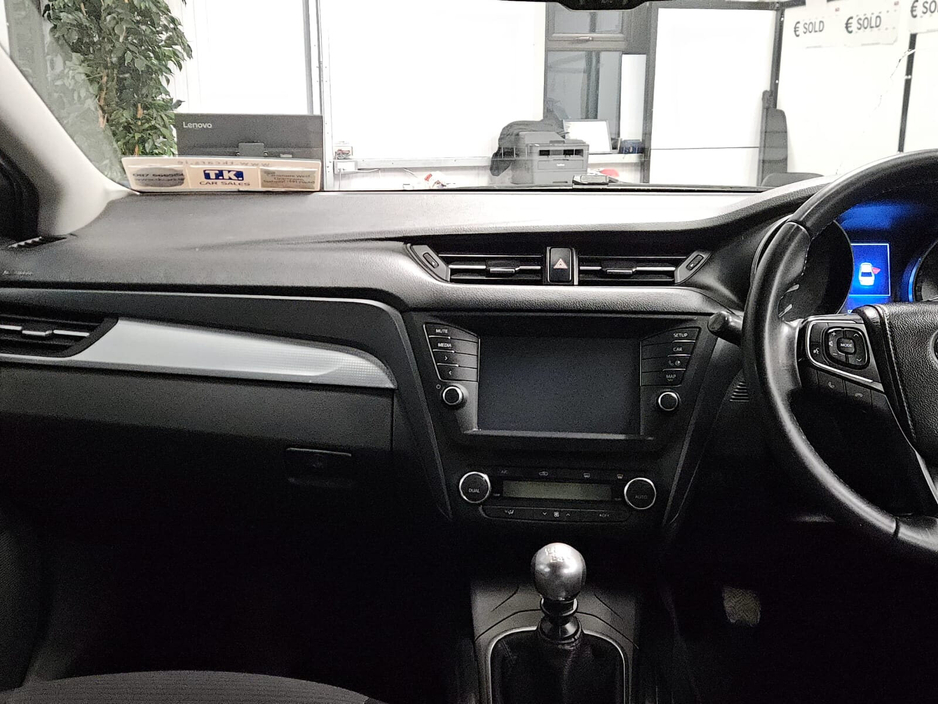 2018 Toyota Avensis 1.6 D-4D (112) Luna Navi €14,950