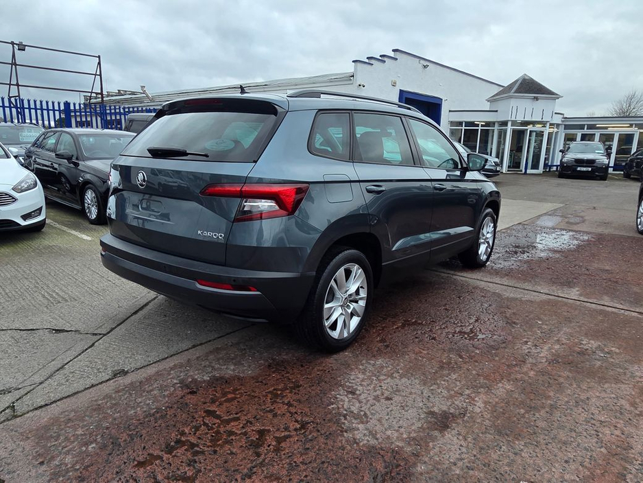 2019 Skoda Karoq - image 5
