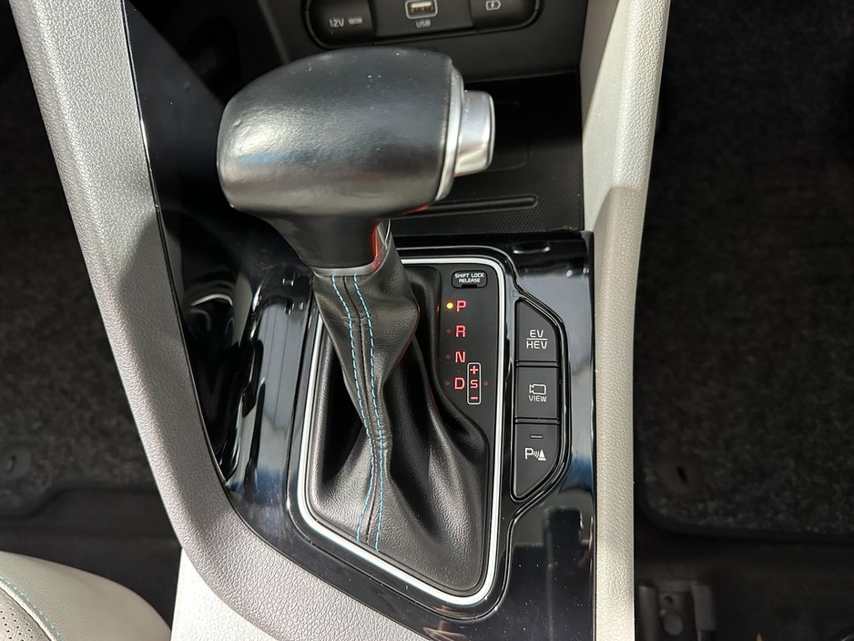 2020 Kia Niro - image 20