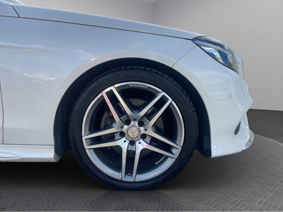 2015 Mercedes-Benz E Class - image 9