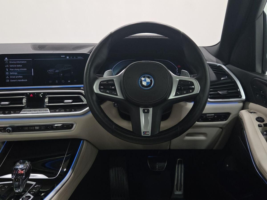 2022 BMW X5 xDrive45e M Sport €65,950