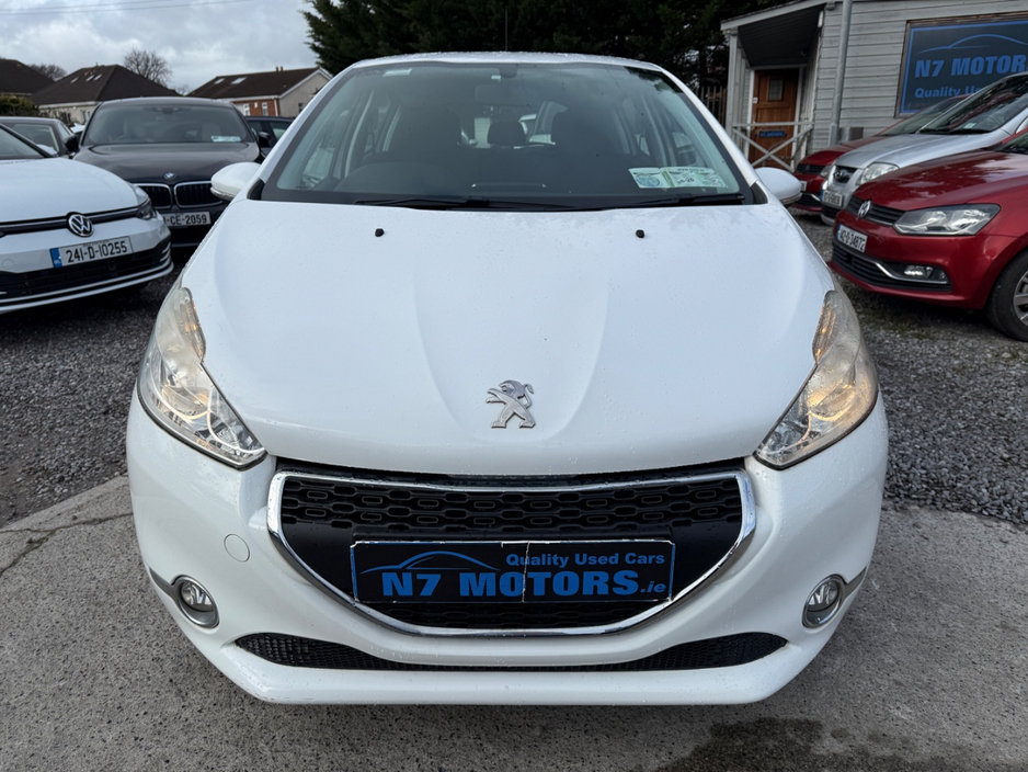 2013 Peugeot 208 - image 3