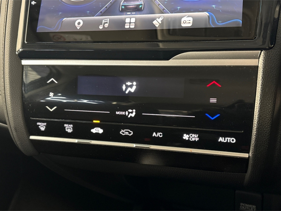 2018 Honda Fit TOUCHSCREEN DISPLAY**MEDIA CONNECTIVITY**KEYLESS START**REVERSE CAMERA**PARKING SENSORS**CRUISE CONTROL**SEMI DIGITAL DASH**LANE ASSIST**EMERGENCY BRAKE ASSIST**AIR CONDITIONING**ELECTRIC WINDOWS** €11,995