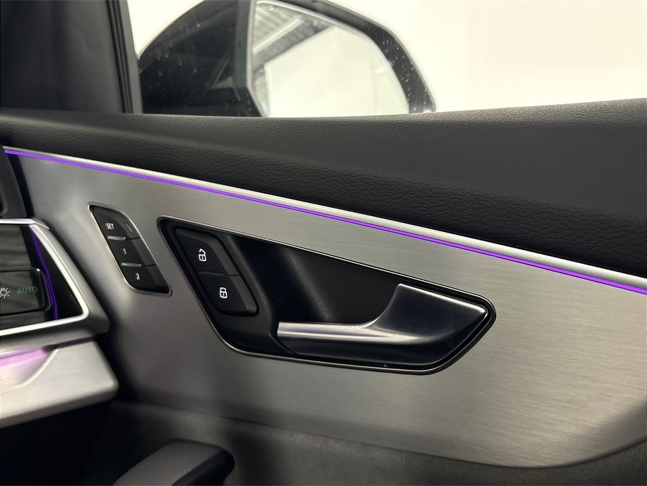 2025 Audi Q8 60 TFSIE 490PS**PANORMAIC ROOF**23" ALLOYS**MAXTON DESIGN BODYKIT**GREY LEATHER INTERIOR**FRONT HEATED ELECTRIC MEMORY SEATS**AMBIENT LIGHTING**REVERSE CAMERA**PARKING SENSORS**TOUCHSCREEN CLIMATE** €94,995