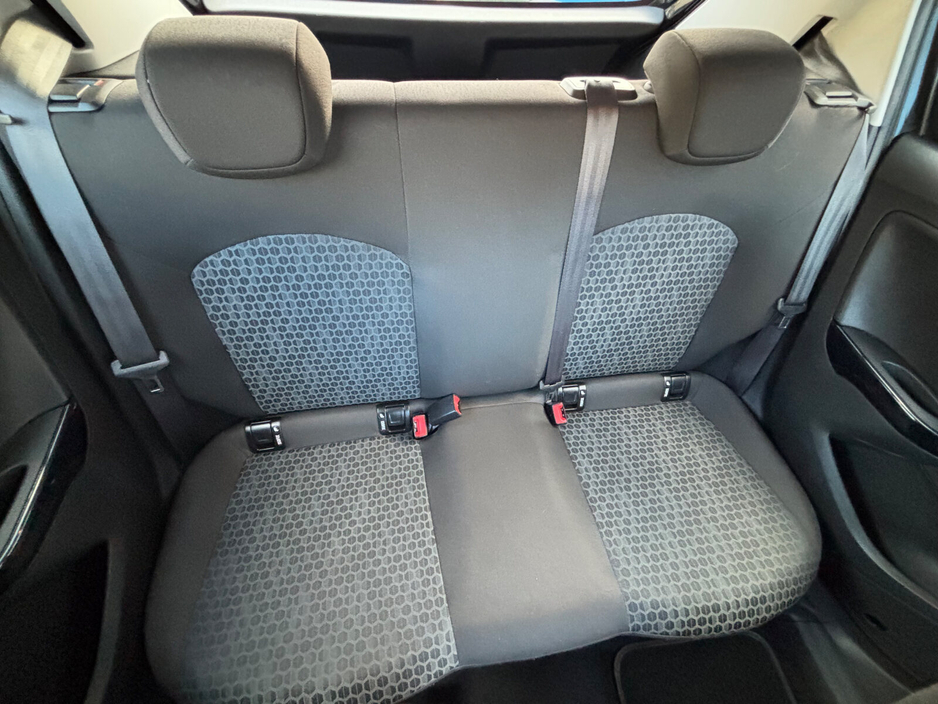 2015 Opel Corsa - image 22