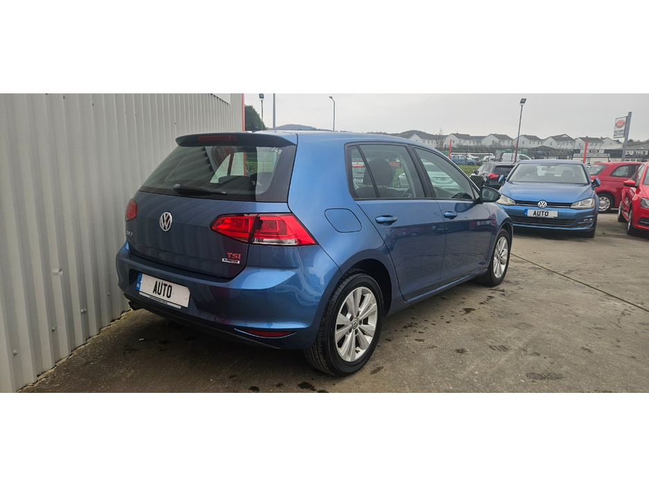 2015 Volkswagen Golf - image 13