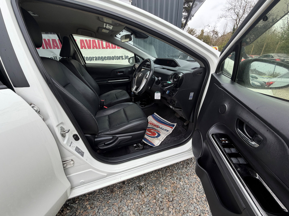 2016 Toyota Aqua - image 9