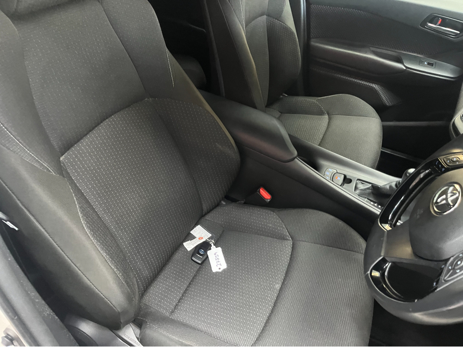 2019 Toyota C-HR €19950 2019 TOYOTA C-HR S LED PACKAGE 1.8 AUTOMATIC / CRUISE CONTROL AND MORE €19,950