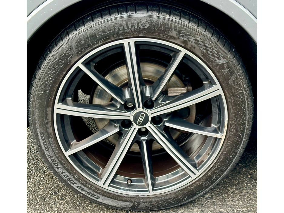 2021 Audi Q7 - image 15