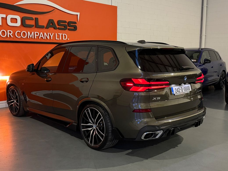 2024 BMW X5 - image 5