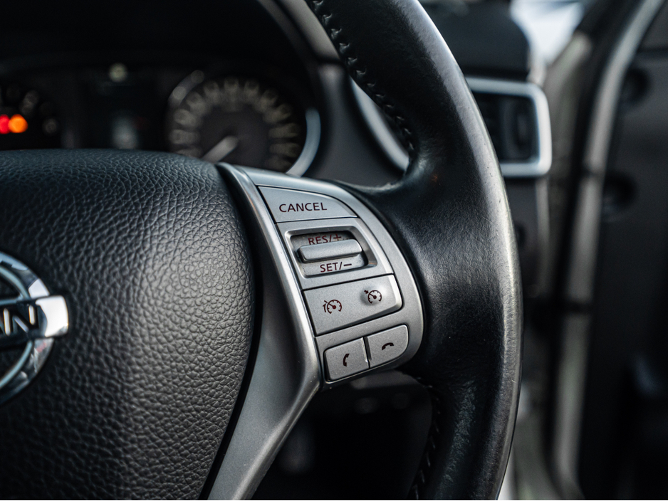 2017 Nissan Qashqai 2017 Qashqai 1.2/1 owner/High spec/1yr warranty €15,888