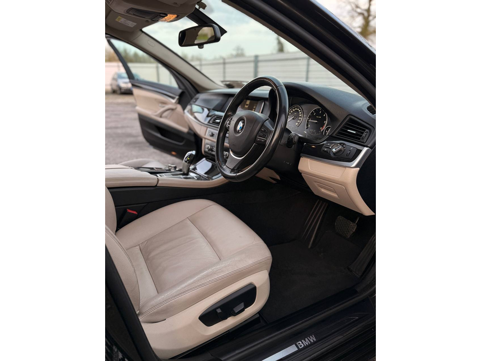 2014 BMW 5 Series - image 30