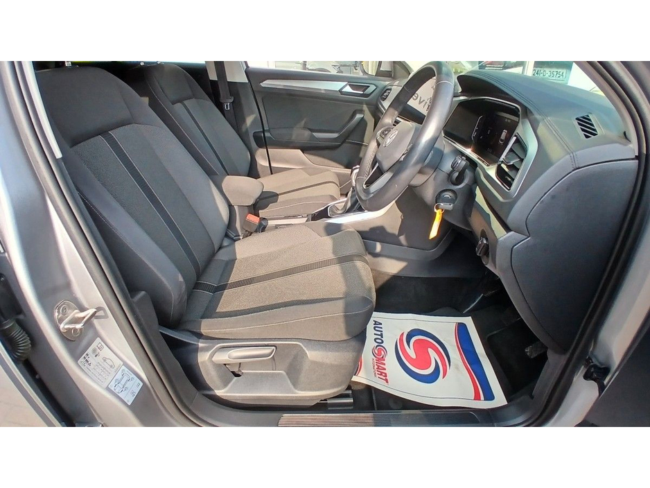 2023 Volkswagen T-Roc 2.0 TDI 116HP Life, Pyrite Silver 46km. €29,950