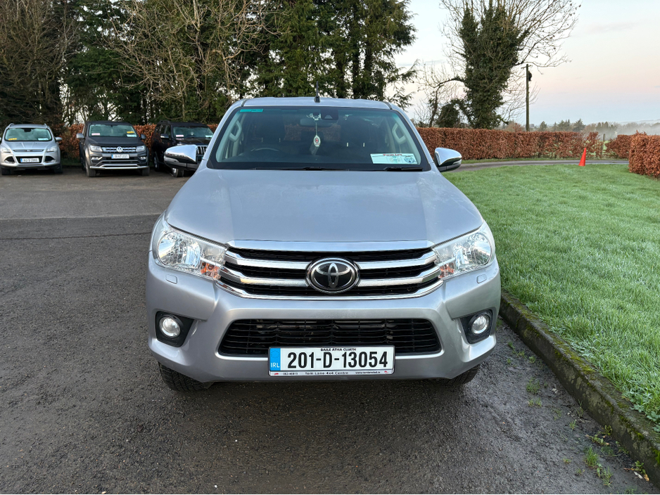 2020 Toyota Hilux DOUBLE CAB SR5 4DR