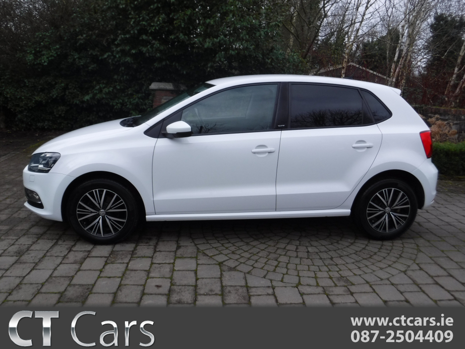 2016 Volkswagen Polo - image 5